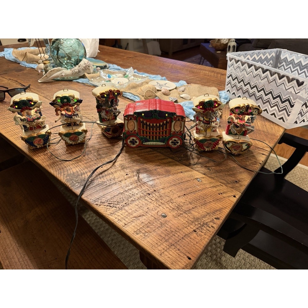 Vintage MR CHRISTMAS Holiday Carousel Musical Moving Horses 21 Carols Ex Cond